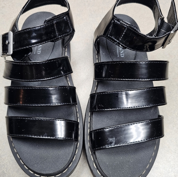 Portland Dolly Women Sz 6.5 black faux leather chunky strappy platform sandals - Picture 11 of 13